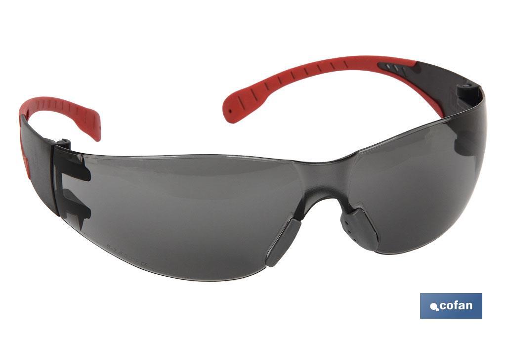 Gafas protectoras de seguridad súper ligeras | Con lente oscura | Mayor protección y seguridad en el trabajo - Cofan