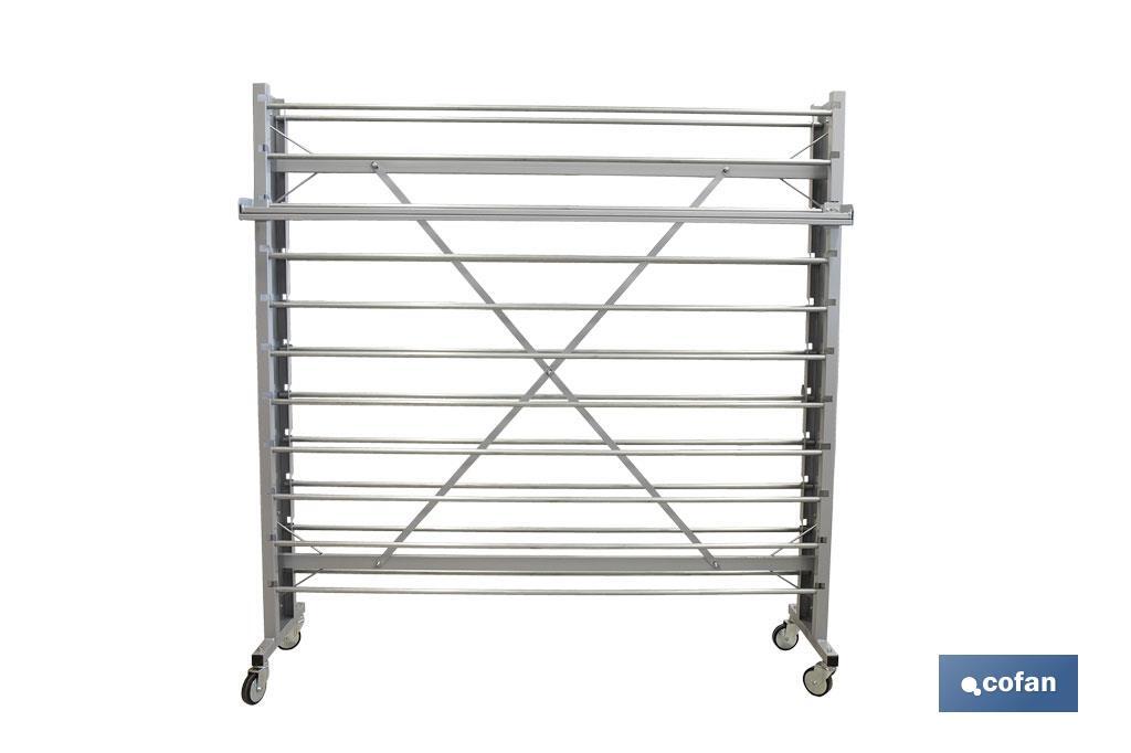 Expositor de hules y manteles horizontal | Material: metal y aluminio | Ruedas incluidas | Capacidad para 22 rollos | Medidas: 1,67 m de ancho x 1,55 m alto x 40 cm de profundidad - Cofan