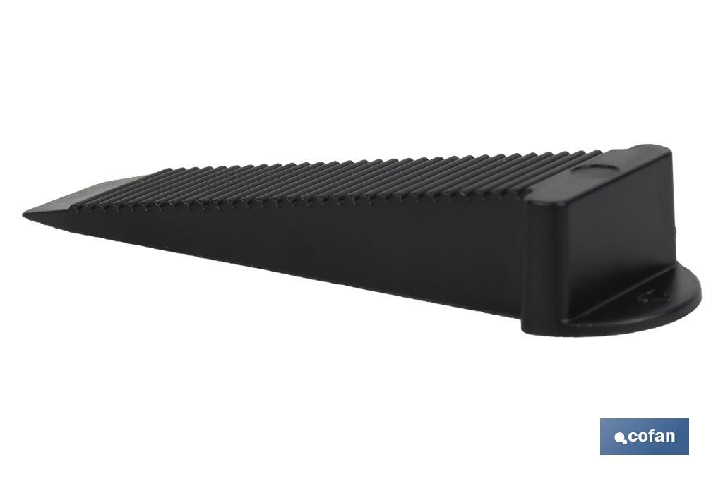 Reusable tile levelling wedges for a perfectly levelled surface | Dimensions: 80 x 17 x 14mm - Cofan