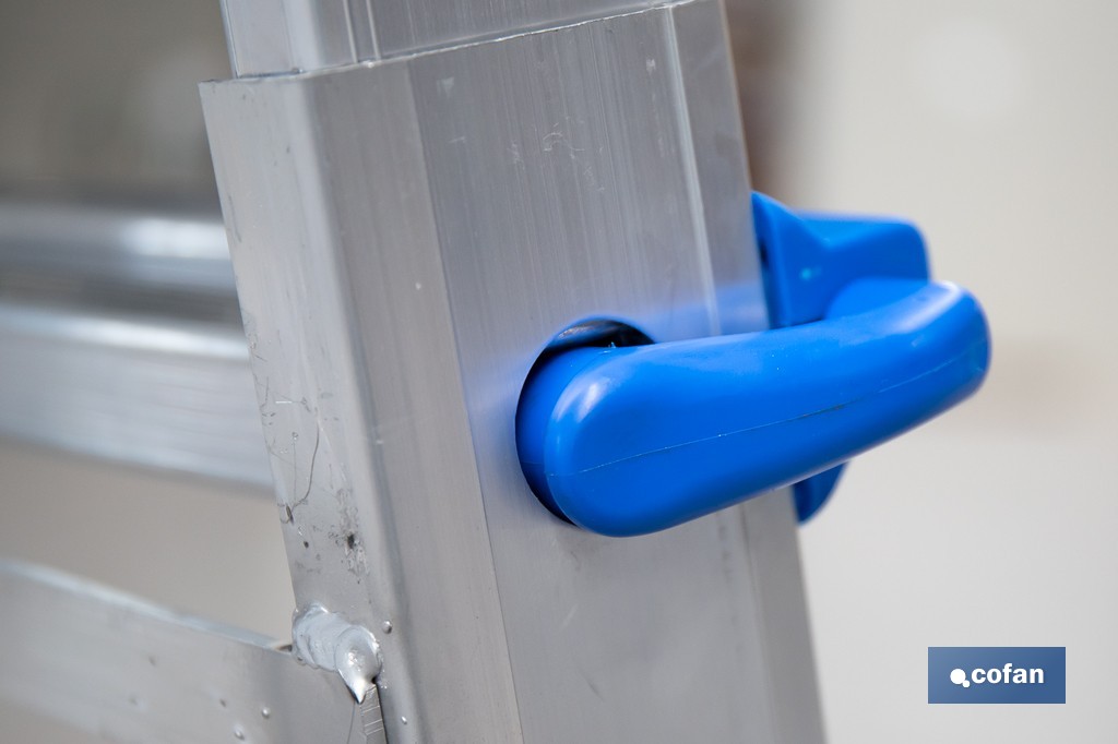 Multi-position Plus ladder | Aluminium | Available with different sizes and rungs | EN 131 Standard | Weight: 150 kilograms - Cofan