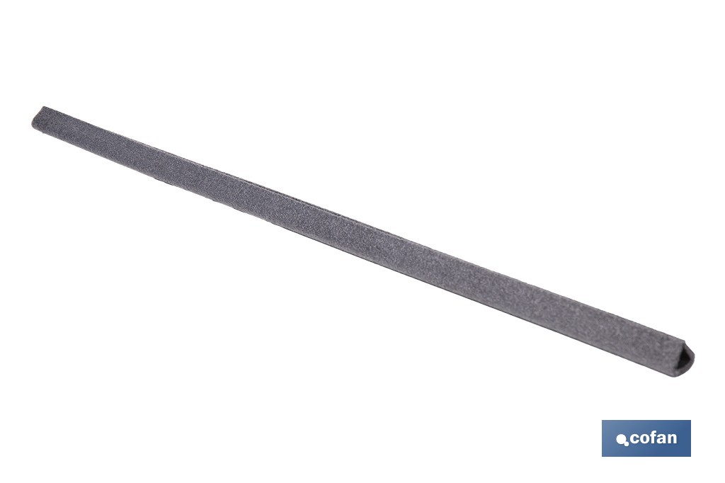 Cantonera de espuma de tipo U | Material: polietileno | Longitud: 1 m | Color: gris | Protección de aristas y bordes | Disponible en diferentes medidas - Cofan