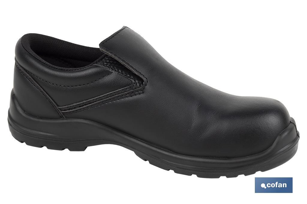 Mocasín de Seguridad S2 SRC | Tallas desde la 35 a la 47 en Color Negro | Zapato de Trabajo Modelo Black Fox - Cofan