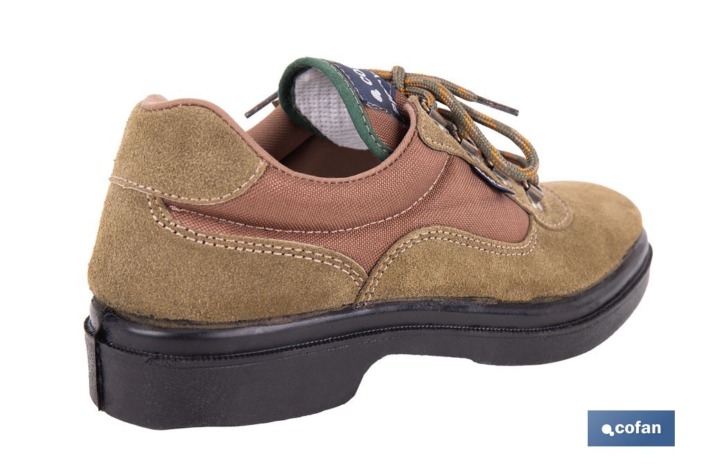 Zapatilla trekking Piornal | Piel de serraje y suela de caucho antideslizante | Disponible desde la talla 38 hasta la 46 - Cofan