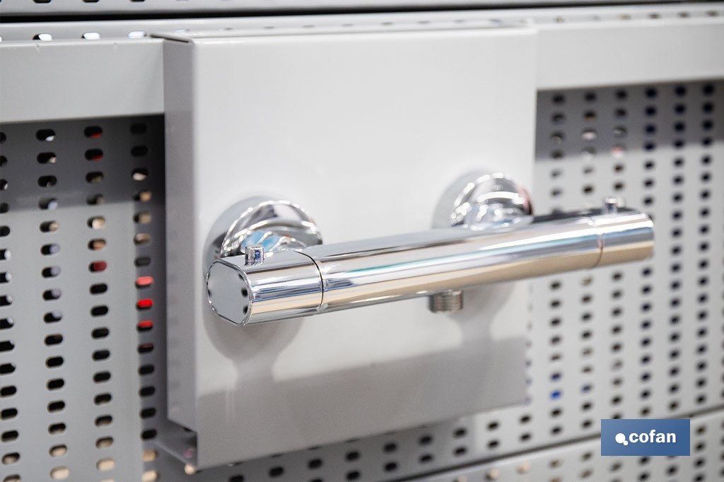 Bandeja metálica para exposición de grifería | Montaje horizontal o vertical | Medidas: 23,5 x 23,5 x 7,5 cm - Cofan