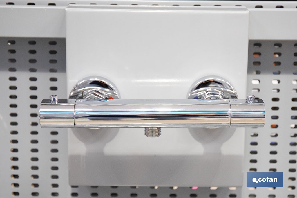 Bandeja metálica para exposición de grifería | Montaje horizontal o vertical | Medidas: 23,5 x 23,5 x 7,5 cm - Cofan