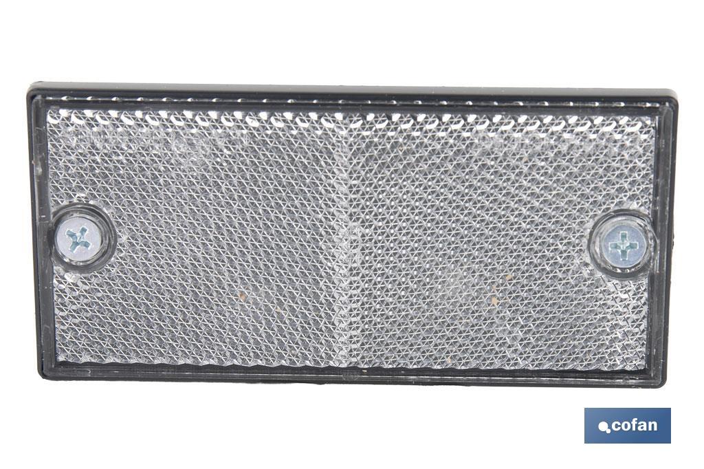 Catadióptrico rectangular con tornillos para fijar a vehículos | Producto homologado | Medidas: 106 x 50 mm | Disponible en 3 colores - Cofan