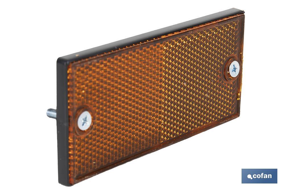 Catadióptrico rectangular con tornillos para fijar a vehículos | Producto homologado | Medidas: 106 x 50 mm | Disponible en 3 colores - Cofan