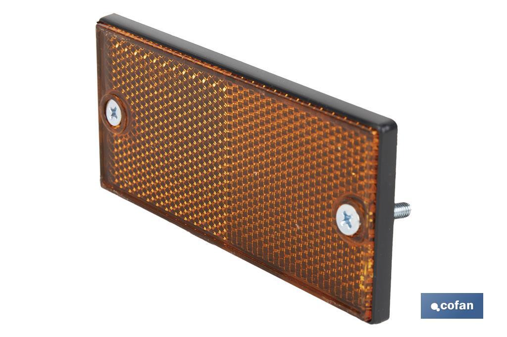 Catadióptrico rectangular con tornillos para fijar a vehículos | Producto homologado | Medidas: 106 x 50 mm | Disponible en 3 colores - Cofan