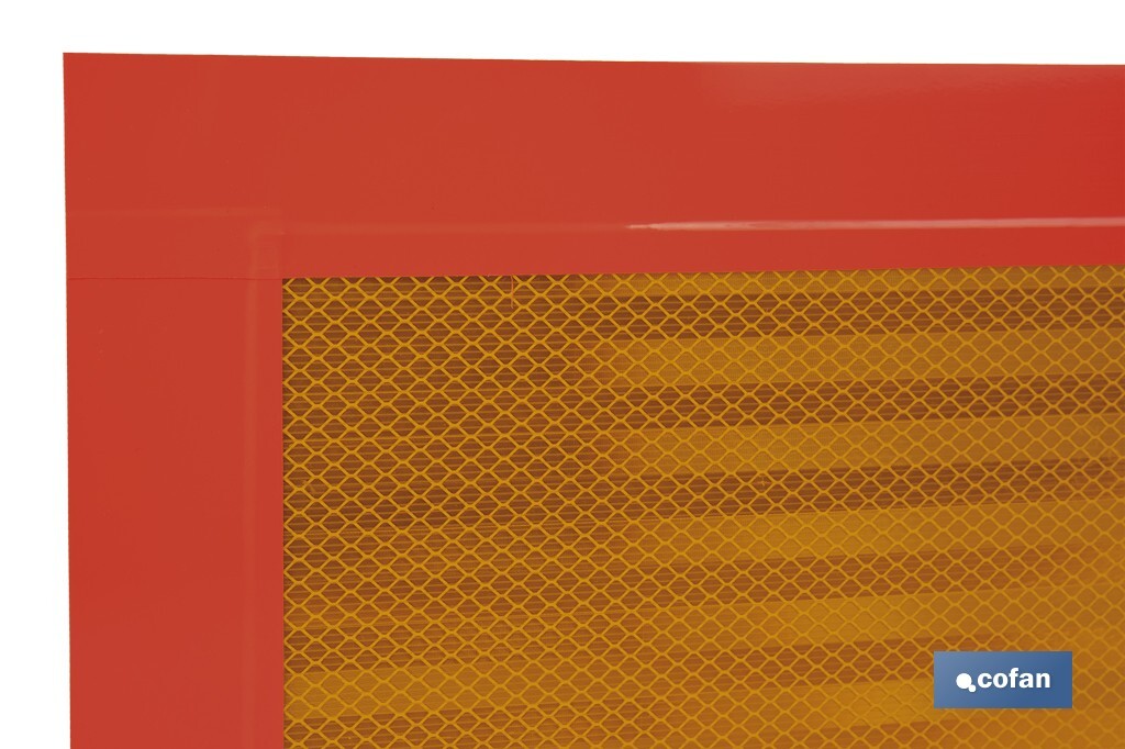 Placa V6 para vehículos largos | Material: aluminio | Recubrimiento con vinilo réflex N2 | Señalización homologada | Fácil de instalar | Disponible en varias medidas - Cofan