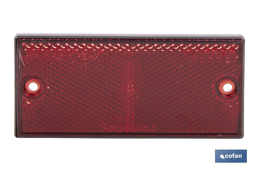 Catadióptrico rectangular con agujeros | Tornillos no incluidos | Producto homologado | Disponible en 3 colores diferentes | Medidas: 106 x 50 mm - Cofan