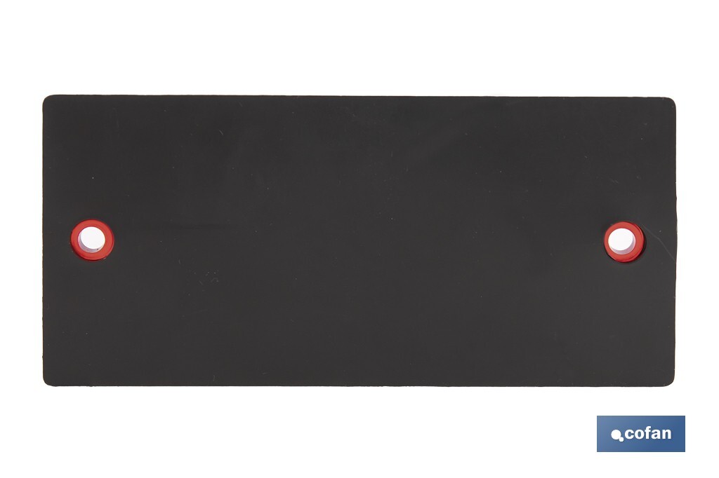 Catadióptrico rectangular con agujeros | Tornillos no incluidos | Producto homologado | Disponible en 3 colores diferentes | Medidas: 106 x 50 mm - Cofan