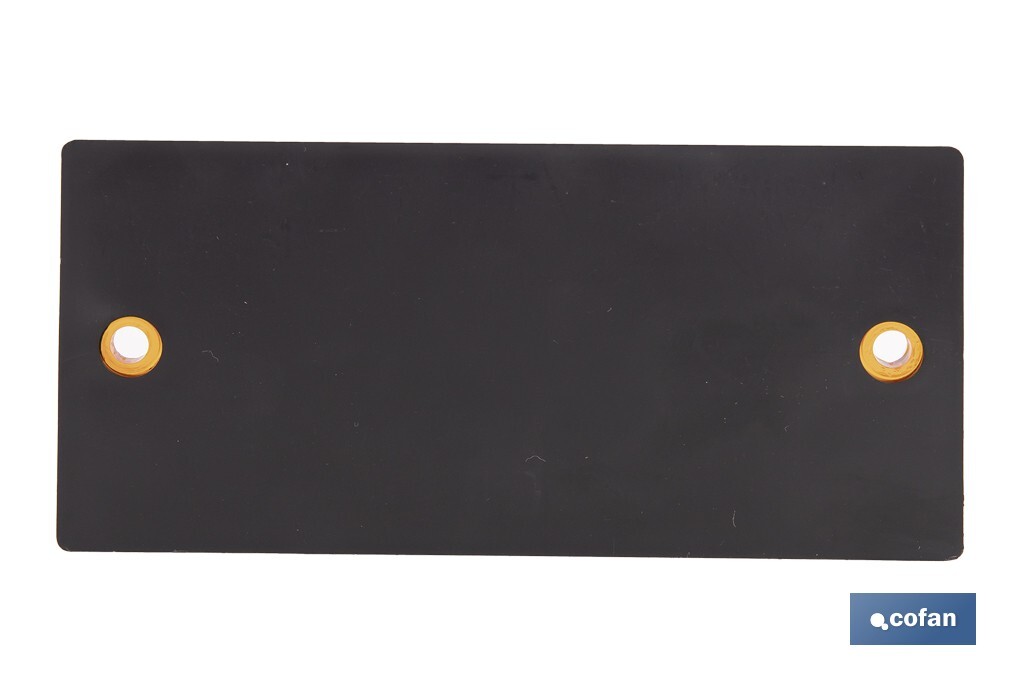Catadióptrico rectangular con agujeros | Tornillos no incluidos | Producto homologado | Disponible en 3 colores diferentes | Medidas: 106 x 50 mm - Cofan