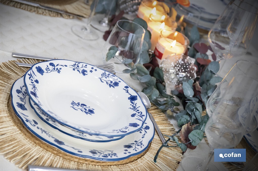 Vajilla de porcelana con flores azules | Set de 18 piezas | Adecuado para 6 personas | Apta para lavavajillas, microondas y horno - Cofan