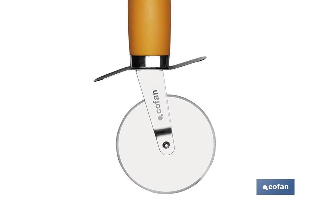 Cortapizza Modelo Sena | Fabricada en Acero Inox. con Mango ABS | Color Naranja | Medida: 21 cm - Cofan
