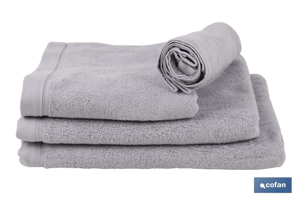Toalha de rosto modelo Perlan | Cor cinza pérola | 100% algodão | Gramagem 580g/metro | Medidas 50 x 100 cm - Cofan
