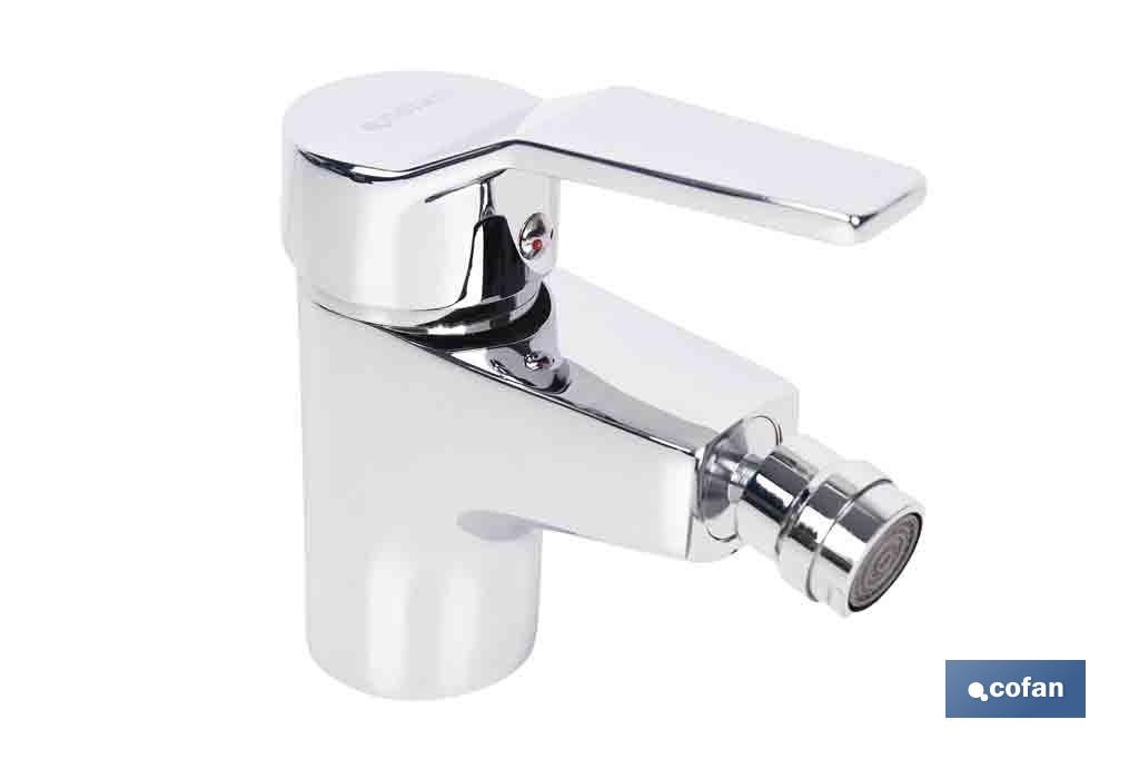 Grifo monomando para bidé con acabado cromado | Incluye soporte de fijación, latiguillos flexibles y cartucho cerámico de 40 mm - Cofan