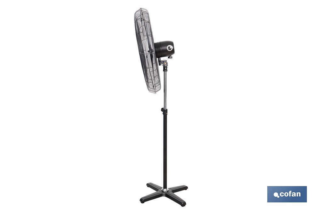 Ventilador industrial de pie con 3 velocidades en color negro | Potencia: 200 W | Gran caudal de aire | Oscilación 80° | Medidas: 81 x 81 x 189 cm - Cofan