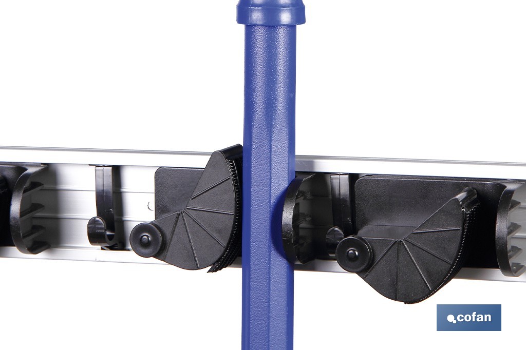 Colgador de escobas y fregonas con 3 soportes y 4 ganchos | Organizador de pared fuerte, práctico y ajustable - Cofan