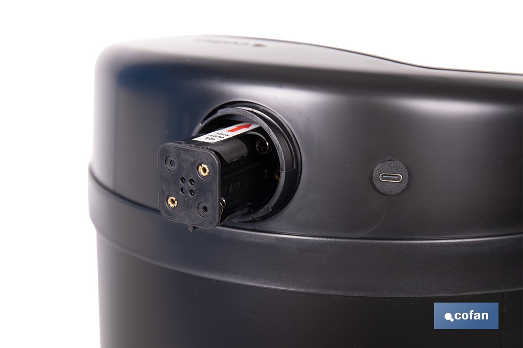 Cubo de basura con sensor de movimiento | Apertura automática y cubo interior extraíble | Disponible en diferentes colores y capacidades - Cofan