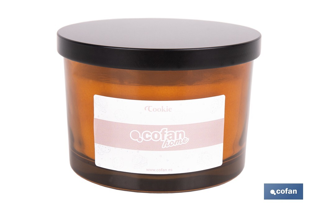 Vela aromática Cookie de 3 mechas | Cera de soja | Aroma a canela napolitana | Vaso de vidrio ámbar decorativo | Duración de combustión: 35 horas - Cofan
