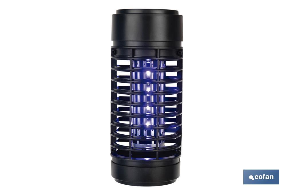 Lámpara LED antiinsectos con enchufe| Potencia: 3 W | Descarga Eléctrica: 1200 V | Área: 50 m² | Protégete contra los insectos - Cofan