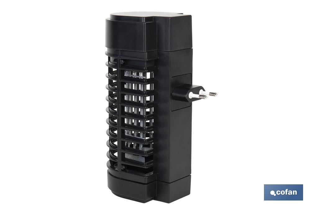 Lámpara LED antiinsectos con enchufe| Potencia: 3 W | Descarga Eléctrica: 1200 V | Área: 50 m² | Protégete contra los insectos - Cofan