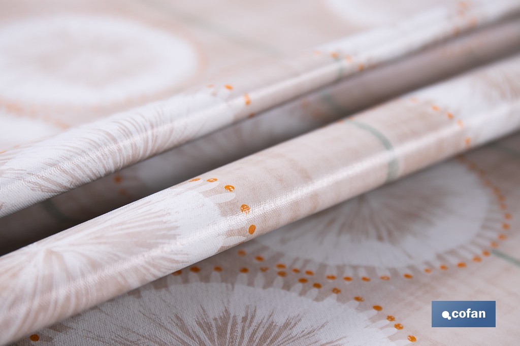 Rollo de hule estampado esfera silvestre | Materiales: polipropileno y PVC | Gran resistencia a líquidos y manchas | Fácil limpieza | Medidas 1,40 x 20 m - Cofan