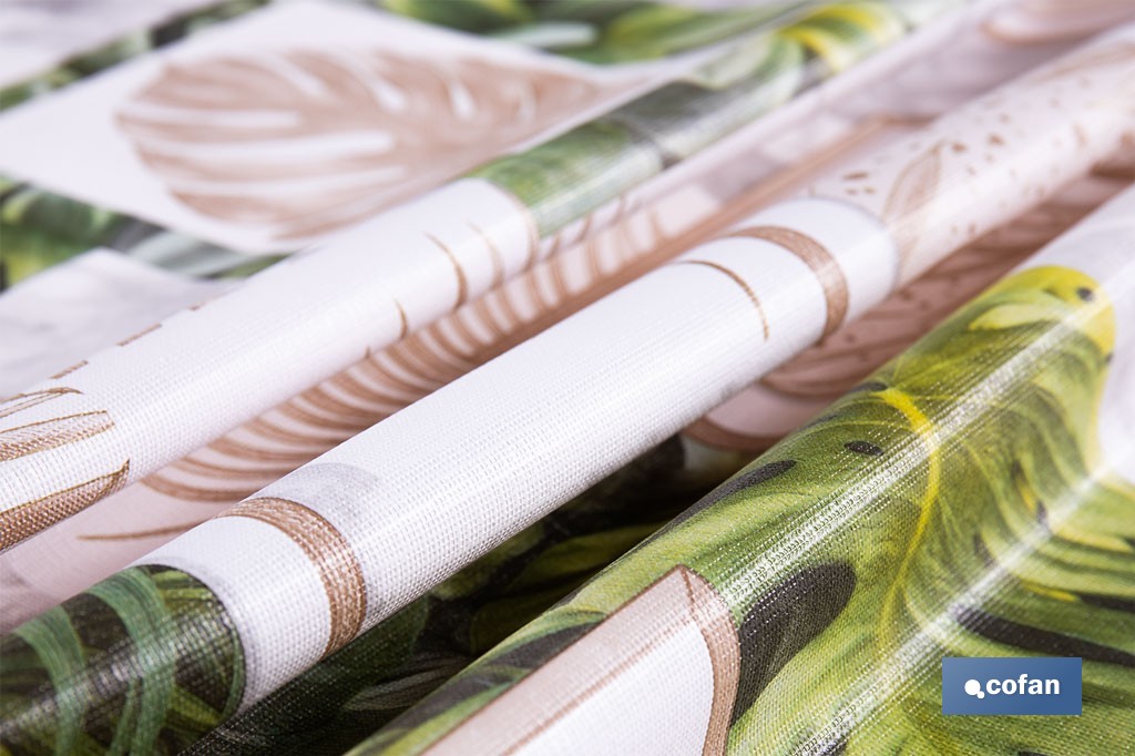 Rollo de hule estampado verde tropical | Materiales: PVC y tela no tejida de polipropileno | Fácil limpieza | Medidas 1,40 x 25 m - Cofan