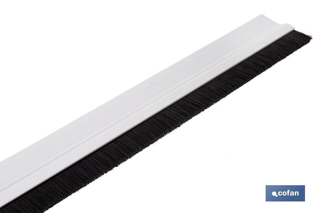 Burlete adhesivo de aluminio con cepillo | Longitud de 92 cm | Disponible en diferentes acabados - Cofan
