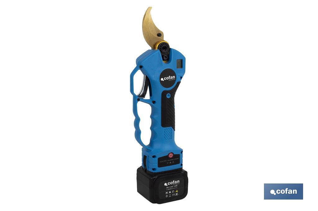 Kit of cordless pruning shears with extensible pole | Pole available in two different sizes: 130cm or 190cm - Cofan