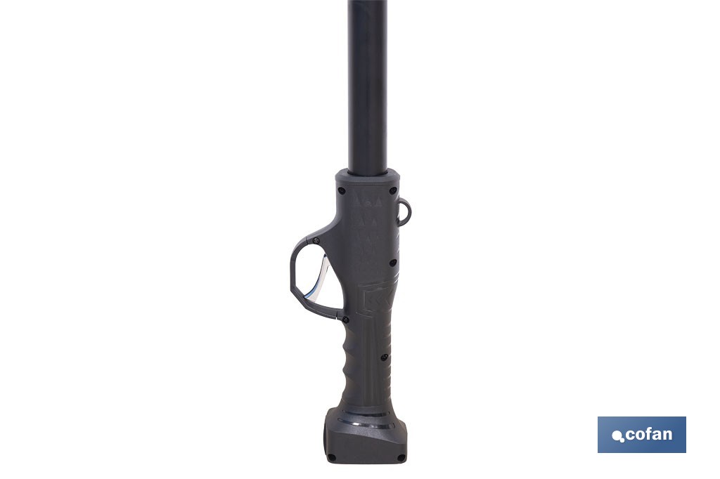 Pértiga extensible para tijeras de podar eléctricas | Ajustable desde 1,4 m hasta 2,07 m | Correa incluida y gatillo ergonómico - Cofan