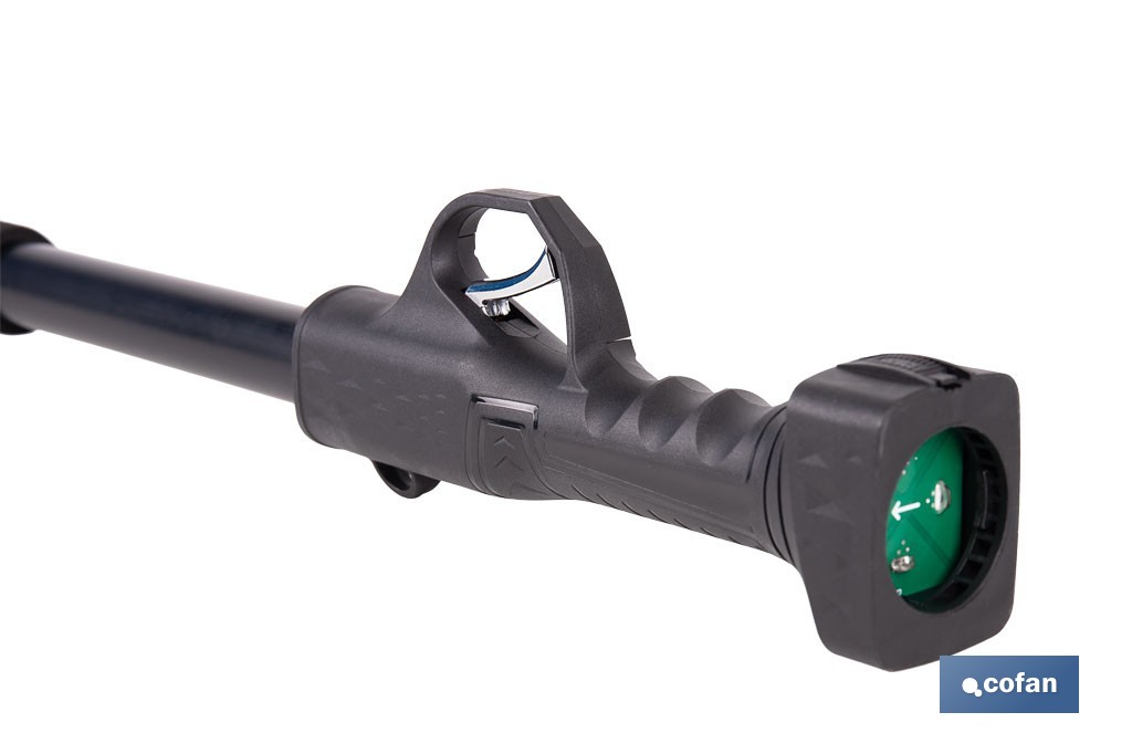 Pértiga extensible para tijeras de podar eléctricas | Ajustable desde 1,4 m hasta 2,07 m | Correa incluida y gatillo ergonómico - Cofan