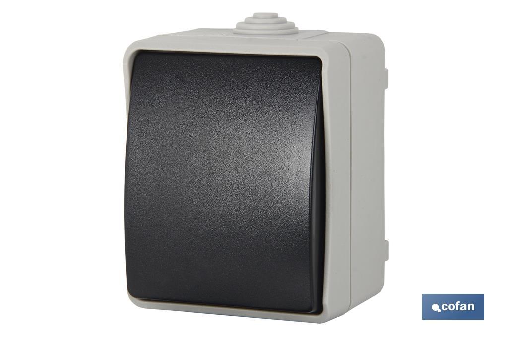 Pulsador Estanco IP54 | Para exteriores | 10 A - 250 V | Color gris - Cofan