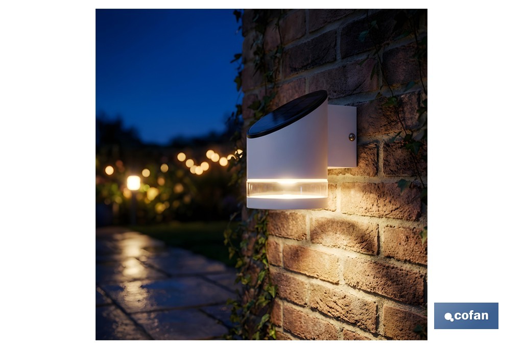 Aplique de pared LED solar exterior | Sensor crepuscular, 3000 K, 70 lm | Disponible en diferentes colores - Cofan