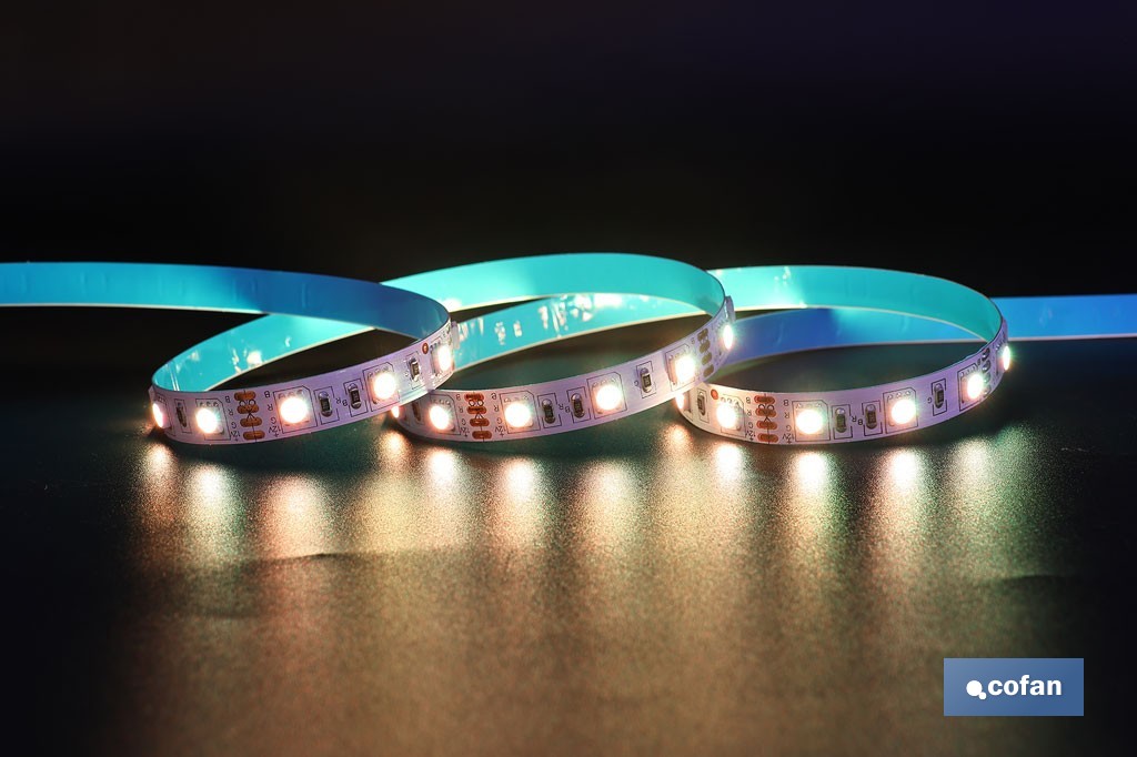 Tira de luz LED con mando a distancia | Iluminación LED RGB 12 V, IP65 con controlador y adaptador | Longitud: 3 metros - Cofan