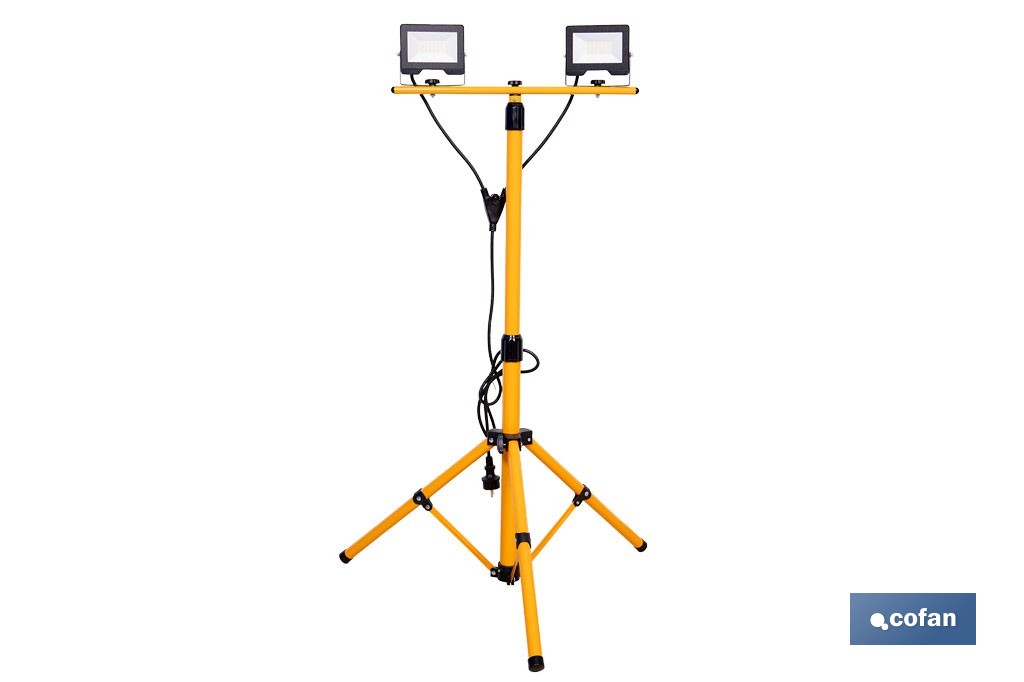 Trípode telescópico con 2 proyectores LED | 20 W, 3600 lm, protección IP65 | Cable de 1,5 con enchufe europeo - Cofan