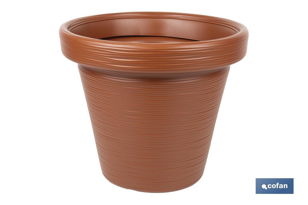 Macetas decorativas con diseño rayado | Color: terracota | Resistentes a los rayos UV | Material: Polietileno de alta densidad | Ideales para interiores y exteriores | Disponibles en diferentes medidas y capacidades - Cofan
