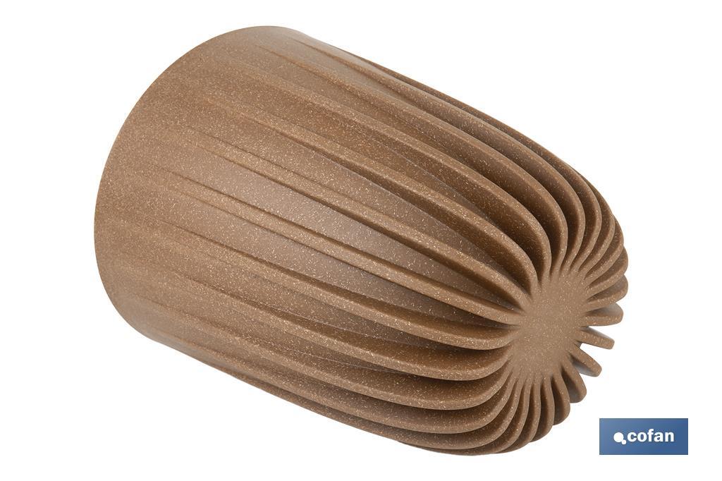 Maceteros decorativos ecológicos | Diseño con rayas en relieve | Tapón de drenaje incorporado | Disponibles en dos colores con diferentes medidas - Cofan