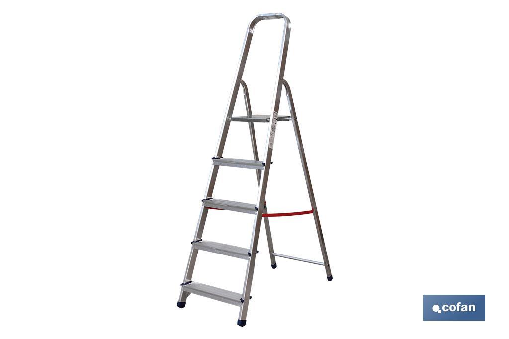 Aluminium ladder available from 2 to 8 steps | Available heights from 0.41 to 2.41 metres | Complies with EN 131 Standard - Cofan