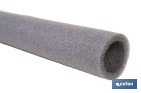 Coquillas aislantes para tuberías | Material: polietileno expandido | Color: gris | Protección térmica y anticorrosión | Disponible en diferentes diámetros y longitudes - Cofan
