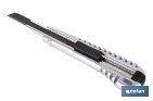 CÚTER PROFESIONAL DE ALUMINIO | HOJA NEGRA SK2 | SISTEMA DE BLOQUEO AUTOMÁTICO | ZONA ANTIDESLIZANTE | DISPONIBLE EN 2 MEDIDAS