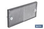 Catadióptrico rectangular con tornillos para fijar a vehículos | Producto homologado | Medidas: 106 x 50 mm | Disponible en 3 colores - Cofan