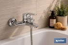 Grifo monomando para bañera con acabado cromado | Incluye excéntricas, embellecedores y cartucho cerámico de 40 mm - Cofan