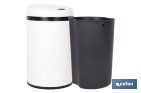 Cubo de basura con sensor de movimiento | Apertura automática y cubo interior extraíble | Disponible en diferentes colores y capacidades - Cofan