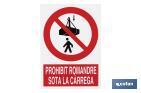 Prohibit romandre sota la carrega - Cofan