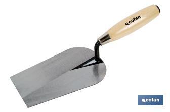 Forged bucket trowel, Sevilla Model | Length: 180mm | Suitable for construction industry | Wooden handle - Cofan