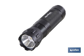 Arrancador portátil de baterías 600 A | Con linterna LED y power bank USB | 330 lúmenes | Adecuado para coches de gasolina hasta 5000 cc y diésel hasta 3000 cc - Cofan