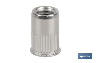 Tuercas remachables ranuradas de cabeza reducida A-2 | Amplia variedad de métricas - Cofan