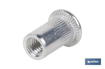 Tuercas remachables cilíndricas ranuradas con fondo abierto y cabeza ancha | Para espacios de acceso limitado | Gran variedad de medidas - Cofan