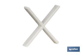 Highly resistant cross-shaped tile spacers for tiling projects | Available in different sizes and packaging - Cofan